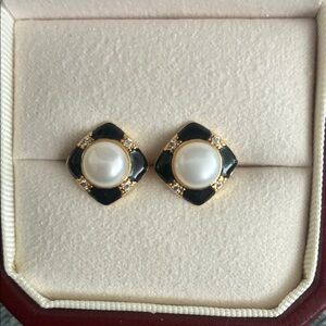 Elegant Black and Gold Pearl Earrings